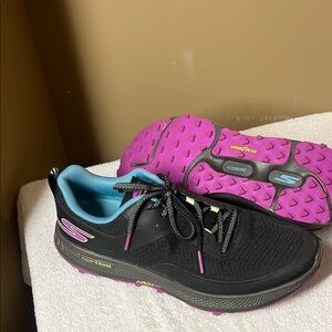 Sketchers ladies sz 9 barely worn